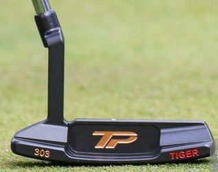 タイガー・ウッズ　TaylorMade-TP-Collection-Black-Copper-Juno　パター