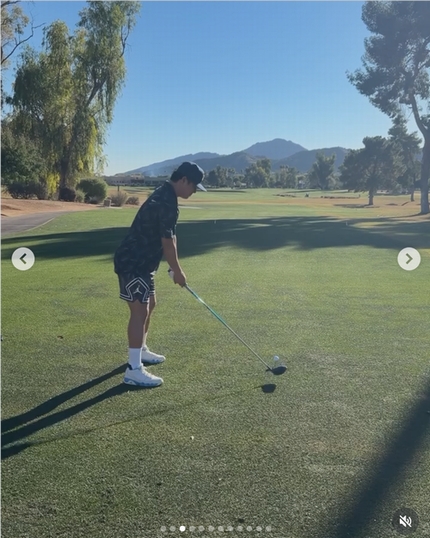 山本由伸　ゴルフスイング